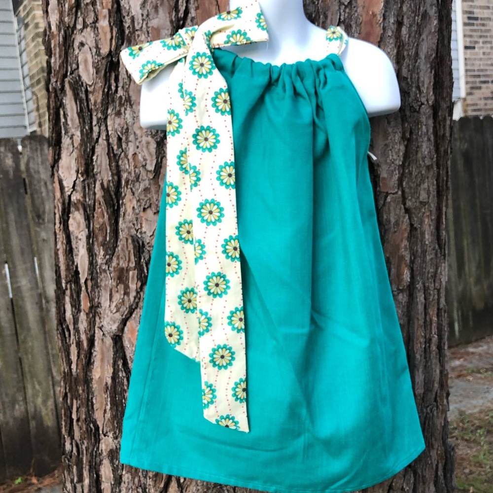 Handmade girl’s dress 👗